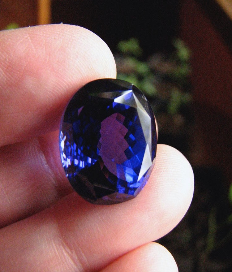 Tanzanites: The Royally-Hued Jewel We Didn't Know We Needed
