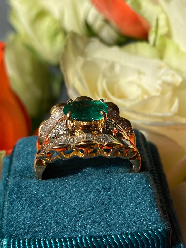 Extraordinary 6.00 CTW Vintage Emerald and Diamond Ring in 18ct Yellow Gold