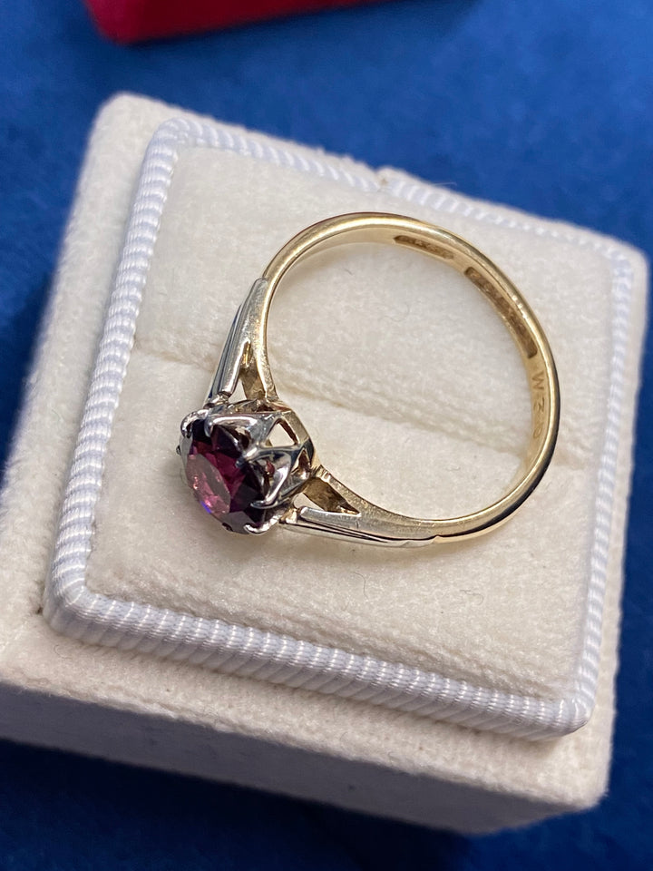 Antique 1.25 Carat Round Cut Garnet Solitaire Engagement Ring in 9ct Yellow Gold