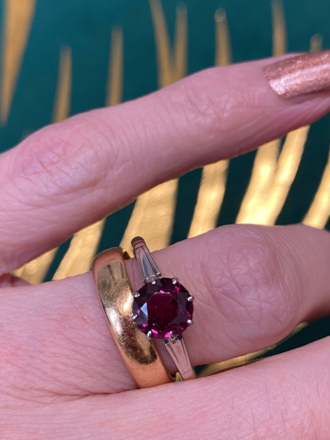 Antique 1.25 Carat Round Cut Garnet Solitaire Engagement Ring in 9ct Yellow Gold