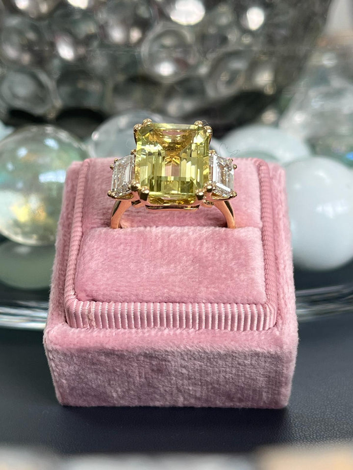 7.50 Carat Emerald Cut Yellow Aquamarine and 2.00ctw Diamond Ring in 18ct Yellow Gold