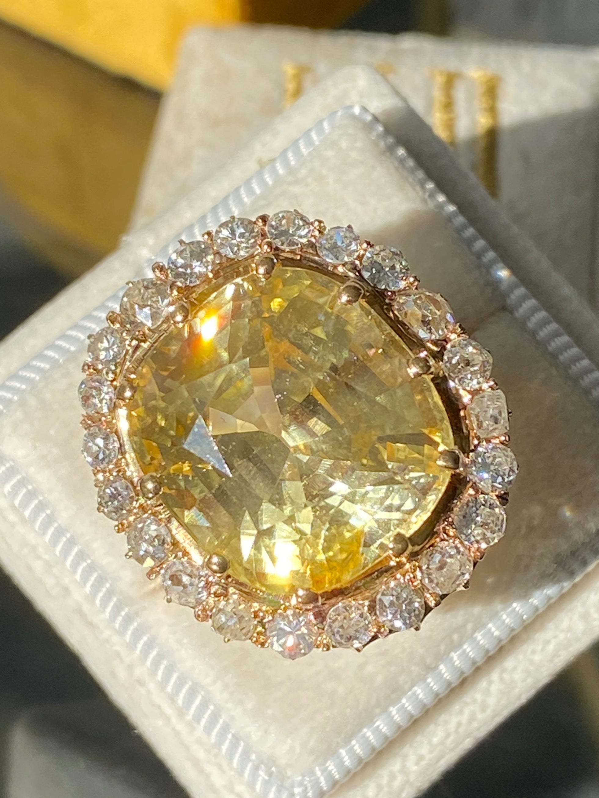 6.50 carat yellow sapphire engagement ring natural diamonds white gold –  Lilo Diamonds