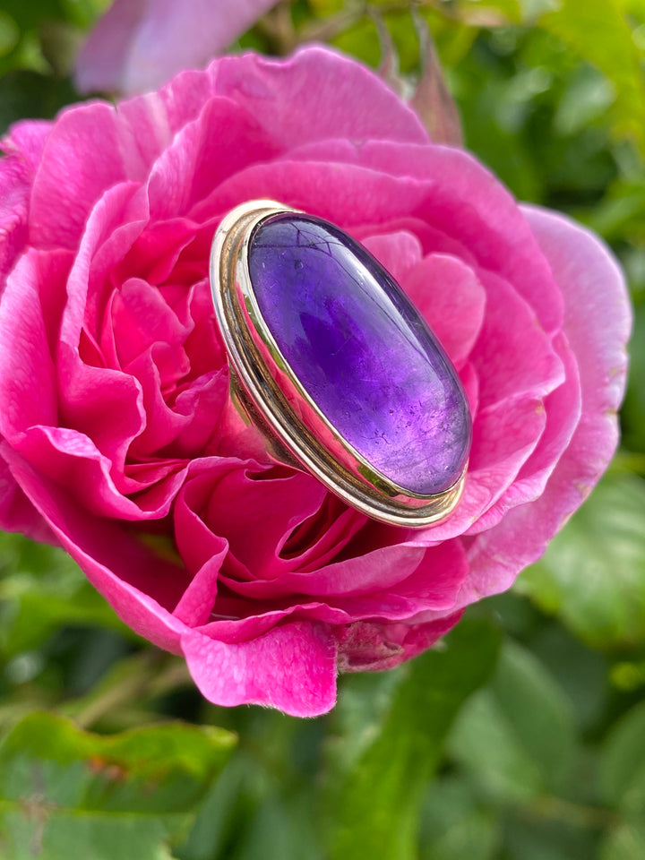 Antique Cabochon Amethyst Ring in Yellow Gold