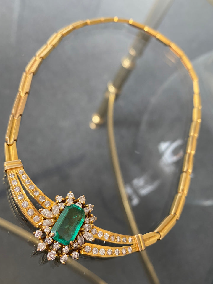 Colombian Emerald and Diamond Collar Necklace in 18K Yellow Gold 