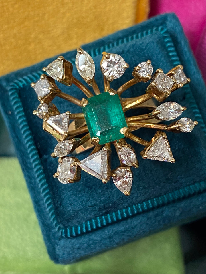 Emerald and Mixed Cut Diamond Retro Vintage Cocktail Ring in Yellow Gold