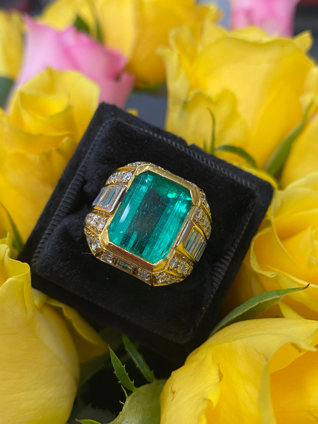 6.40 Carat Vintage Certified Colombian Emerald and Diamond Ring in 18ct Yellow Gold