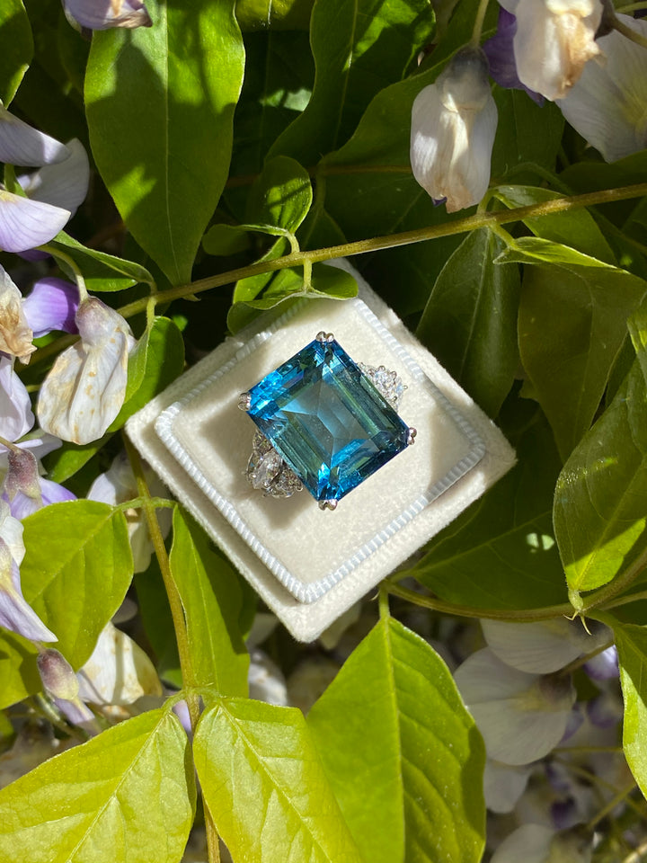 19.50 Carat Aquamarine and Diamond Vintage Cocktail Ring in Platinum