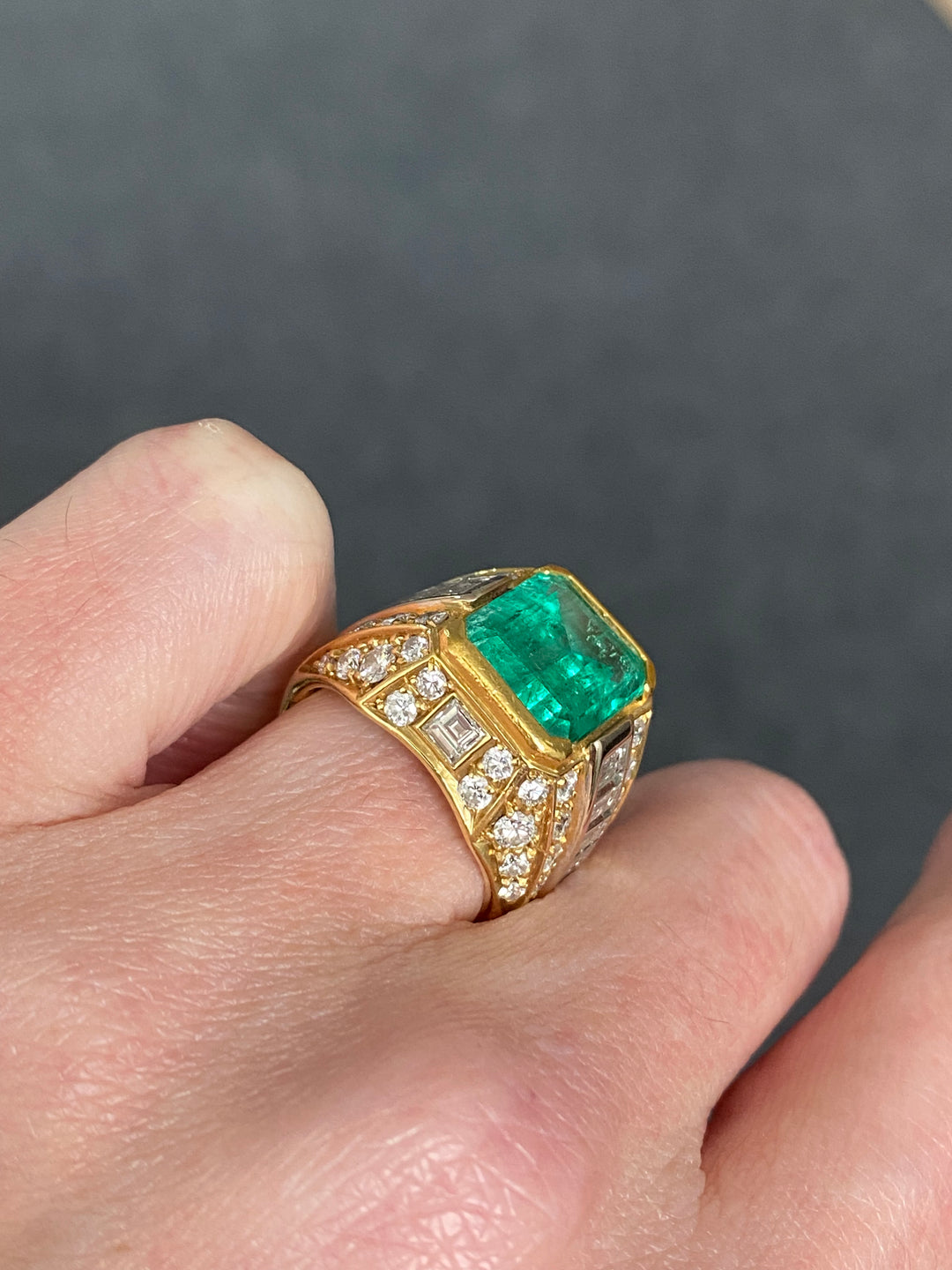 Huge Colombian Emerald and Diamond Mens Superbowl Ring in Yellow Gold 