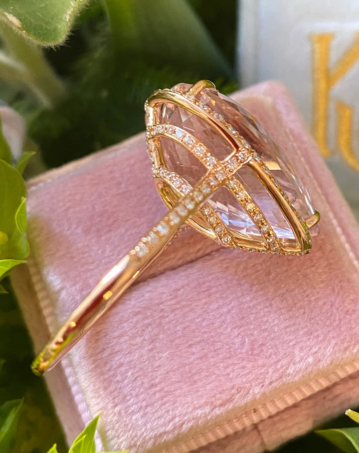 12.92 Carat Pear Cut Kunzite Cocktail Ring in Yellow Gold 
