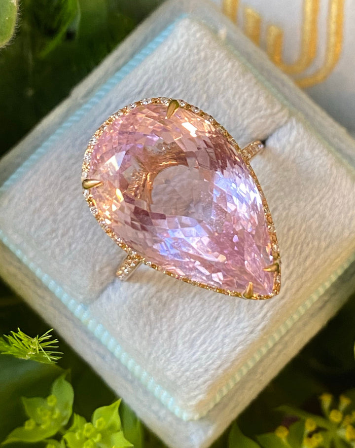 12.92 Carat Pear Cut Kunzite Cocktail Ring in Yellow Gold 
