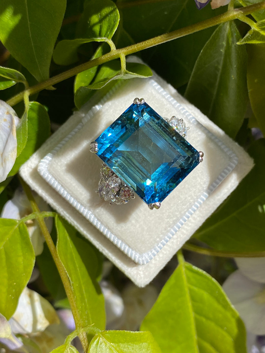 19.50 Carat Aquamarine and Diamond Vintage Cocktail Ring in Platinum