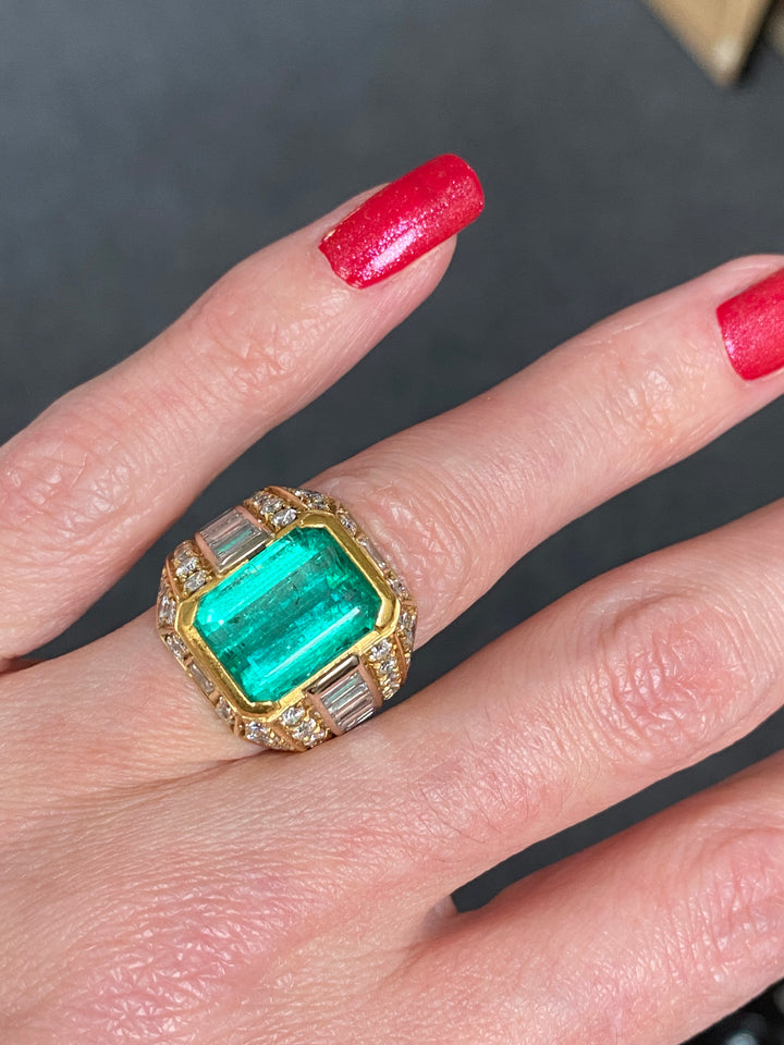 Huge Colombian Emerald and Diamond Mens Superbowl Ring in Yellow Gold 